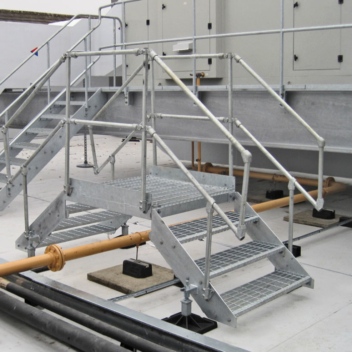 Σκάλα για Ασφαλή Πρόσβαση Big Foot Systems &#8220;Step Overs&#8221; StepOver install1 700x700